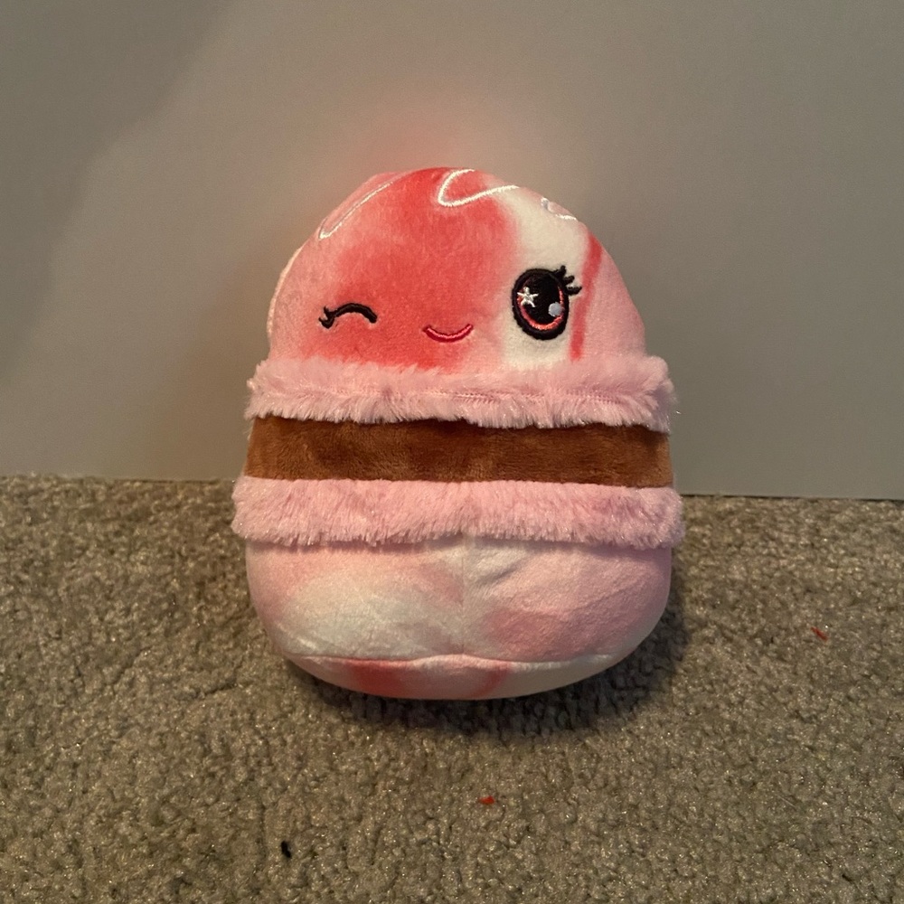TWO PACK SCENTED SQUISHMALLOWS